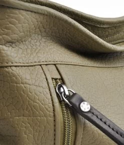 Chamonix Schoudertas Olive -Mode Tas 125 993 49 detail 600