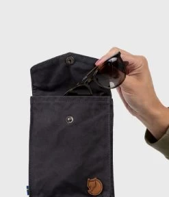 Fjallraven Pocket Dark Grey 7 Fjallraven Pocket Dark Grey -Mode Tas F24221 030 4 600